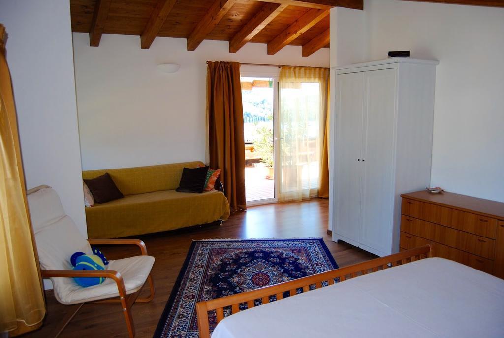 سالو Ai Colli B&B الغرفة الصورة